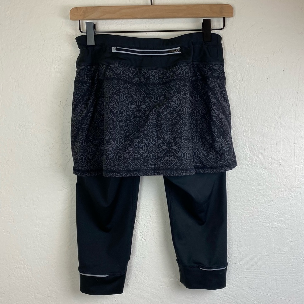 Athleta Skirted Capri Reflective Zip Pocket Size XS - Picture 2 of 5